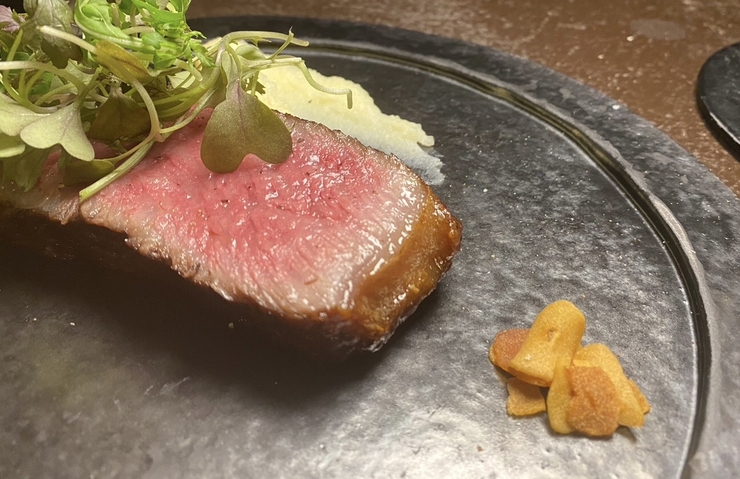 "Seasonal Course" 7 dishes made with high-quality ingredients. Perfect for entertaining guests or meetings.