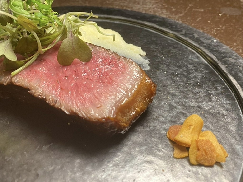 大切な方とのご接待やご会食、顔合わせなど特別な日のお食事に最適なコースをご用意致しました。