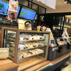 お茶漬けとデザート以外は、すべて持ち帰り可能