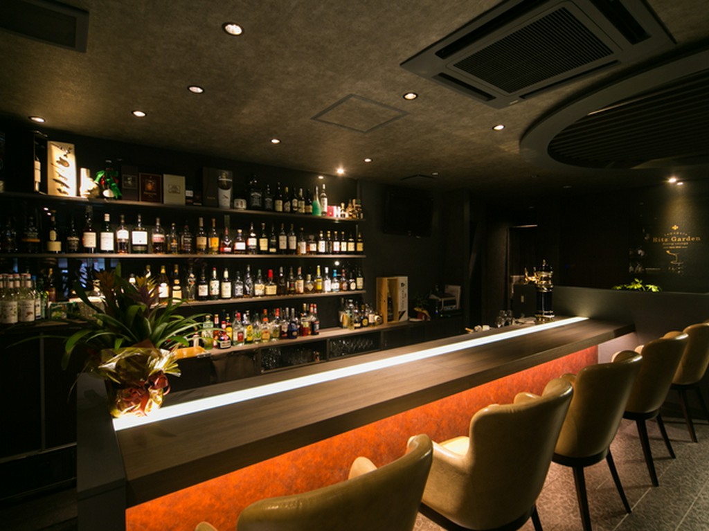 デートや宴会に。美味しいカクテルやウイスキーをご用意