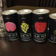 山形の食材を使った料理に料理に合わせ、日本酒はすべて山形の地酒が勢揃い。その名も「山形代表」というジュースを焼酎わりにしたオリジナルカクテル『山形代表割』なども並ぶ、山形の味を堪能できるお店です。