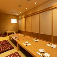 気の合う仲間と、ふらっと立ち寄って、美味しい地酒はいかがですか。また、大切なお客様の接待や、宴会など幅広く利用しやすいお店です。お料理や、予算などは柔軟に対応いたします。お気軽にご相談ください。