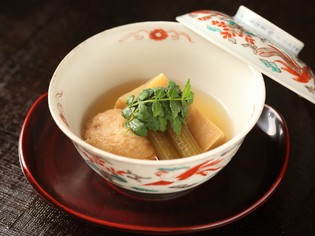 日本の四季を肌で感じられる、旬の食材が詰まった『鉢』