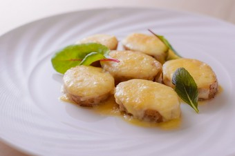 十勝産ポテトのラクレットチーズ焼き