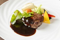 赤身が特徴の十勝産牛をお楽しみください。