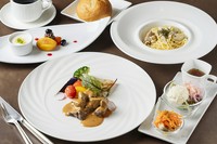 B)白身魚の大正長いも(長助くん)(帯広大正産)とキレイマメ黒味噌(本別町産)焼き
百合根(新得町産)のムースフライ 白ワインソース