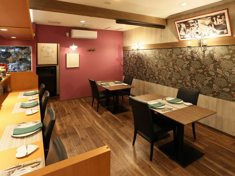 多彩な地元食材で織りなす本格フレンチを自然体で楽しめる！