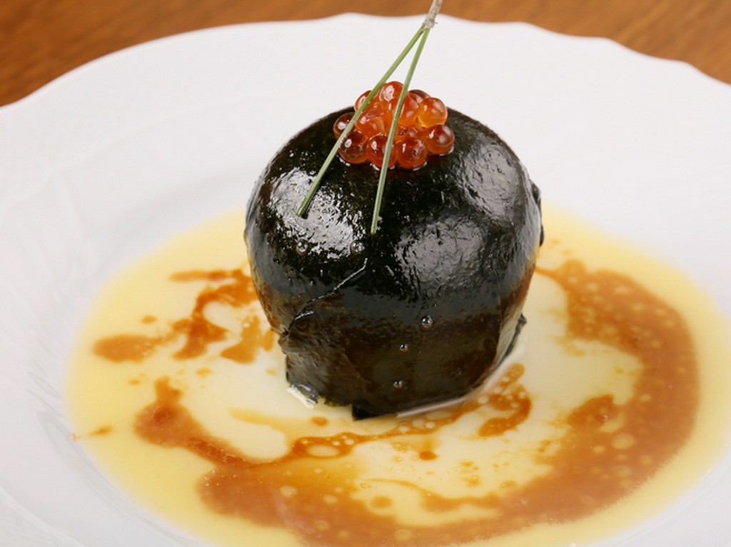 海苔とイクラの風味が楽しめる、人気メニュー『じゃがバター』