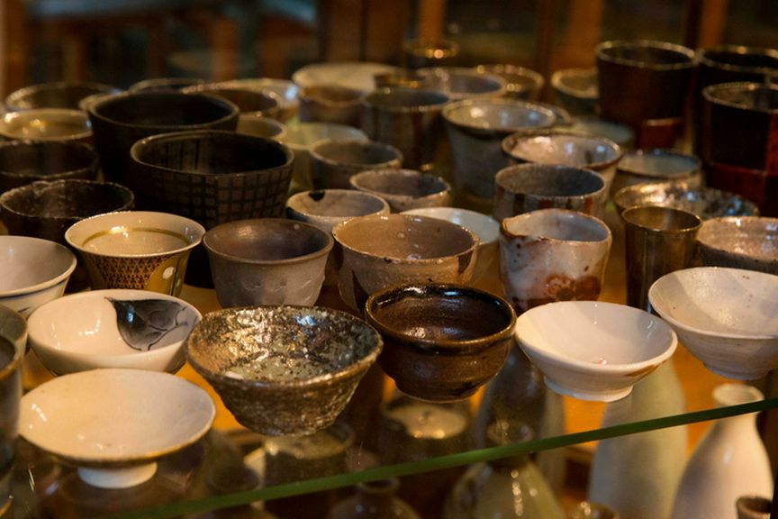 料理をさらに引き立てる口造の良い作家物の食器たち