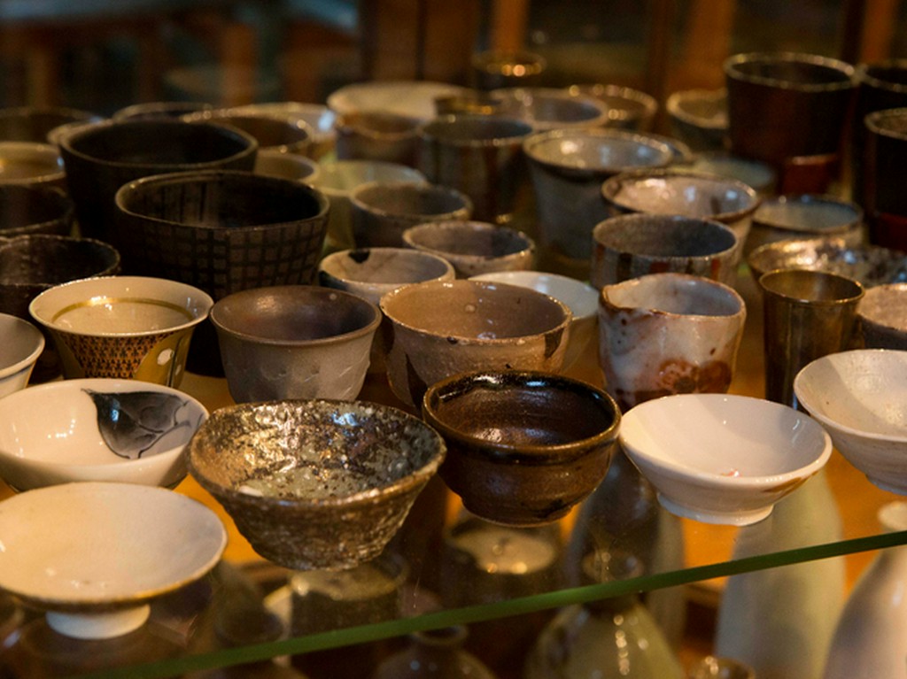 料理をさらに引き立てる口造の良い作家物の食器たち