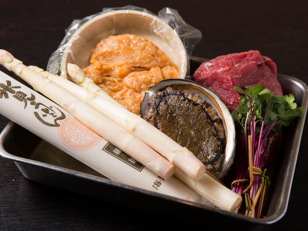 石川県だけにこだわらず北陸の幸を自在に使っています