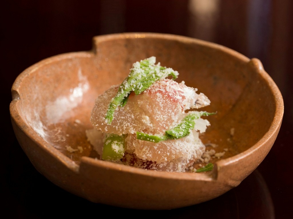 修業した店の技を活かした『ウドと鯛の昆布締め卯の花和え』