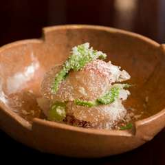 修業した店の技を活かした『ウドと鯛の昆布締め卯の花和え』