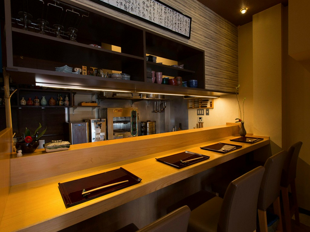 店主も常連も気さくに話せるのが魅力です