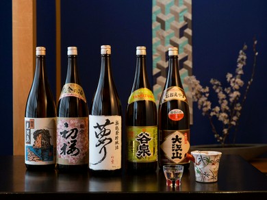 奥能登5蔵の地酒が揃い、すべて普通酒を提供