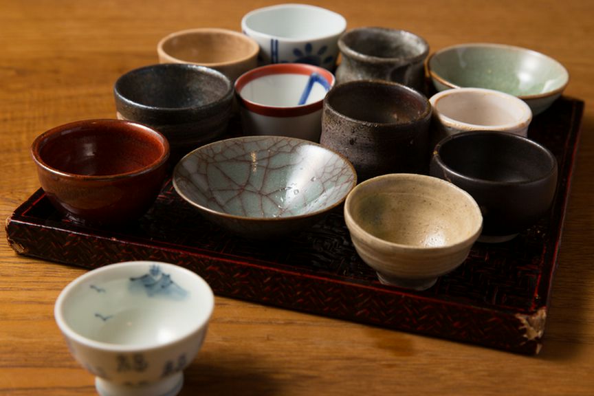 こだわりの日本酒を楽しむための酒器も店主のセレクト