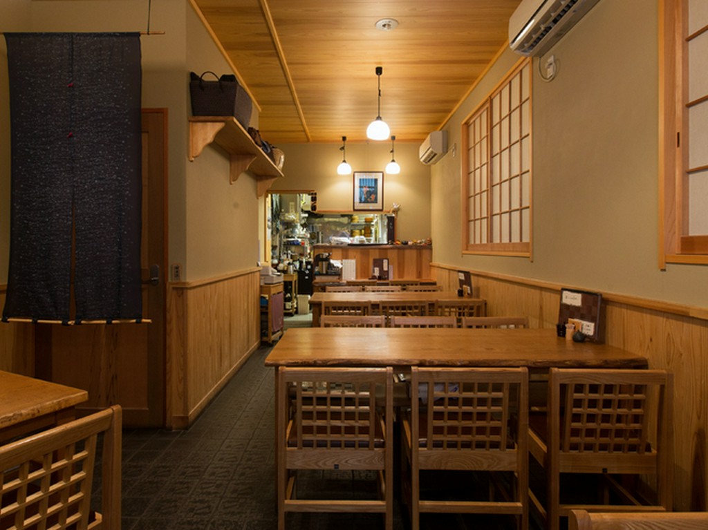 旨き酒肴を味わい、粋に蕎麦前を楽しみたい