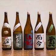 店主と同世代の杜氏が醸す、通好みの日本酒