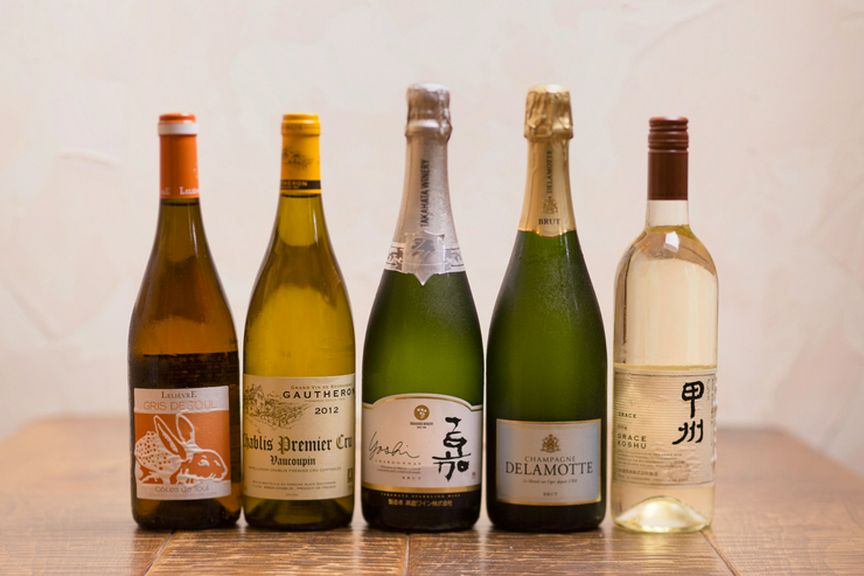 豊富な一品料理とともに楽しむ、蕎麦屋のマリアージュ