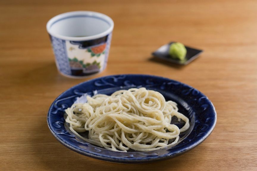 毎回異なる産地の蕎麦を異なる形で打つ、一期一会の味
