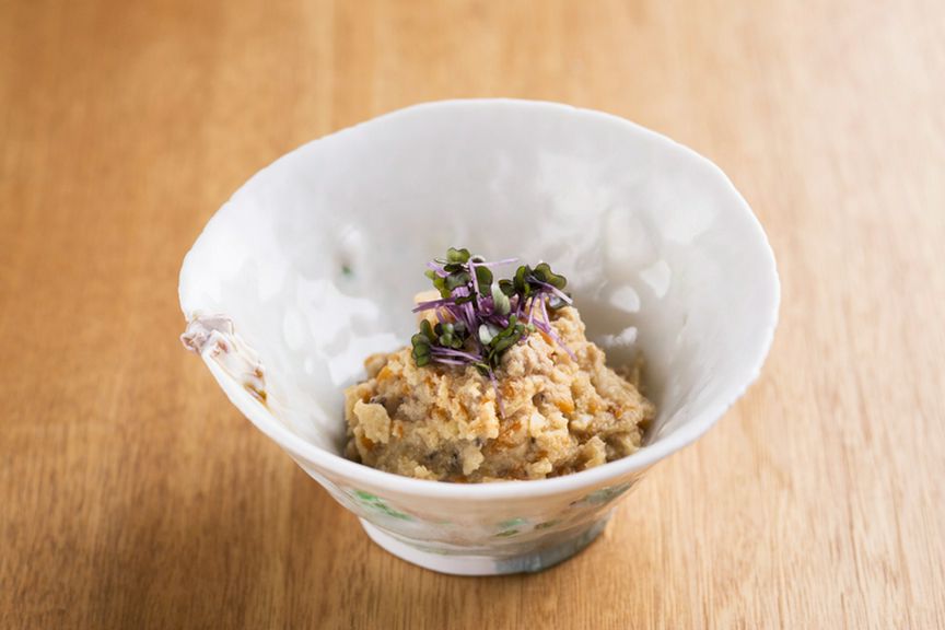 在来大豆の甘みと上質な出汁の風味が活きる『おから煮』は酒の肴にも最適