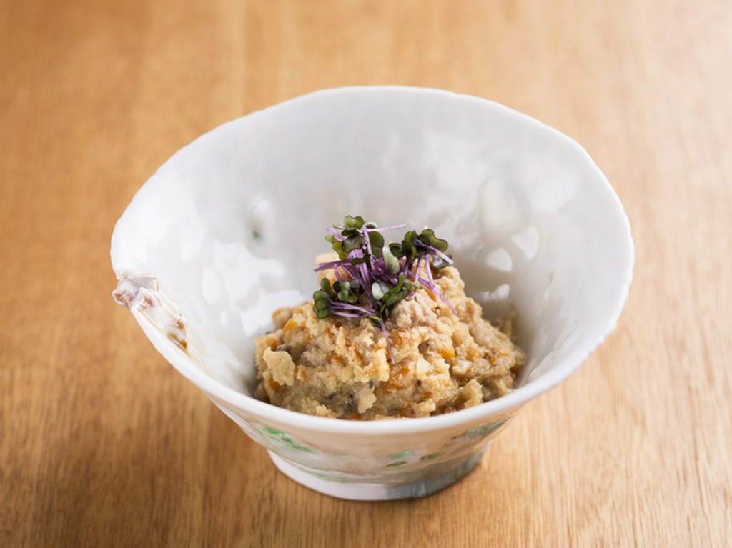 在来大豆の甘みと上質な出汁の風味が活きる『おから煮』は酒の肴にも最適