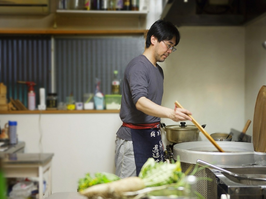 すべて手作業にこだわることで、自らの全力と向き合う