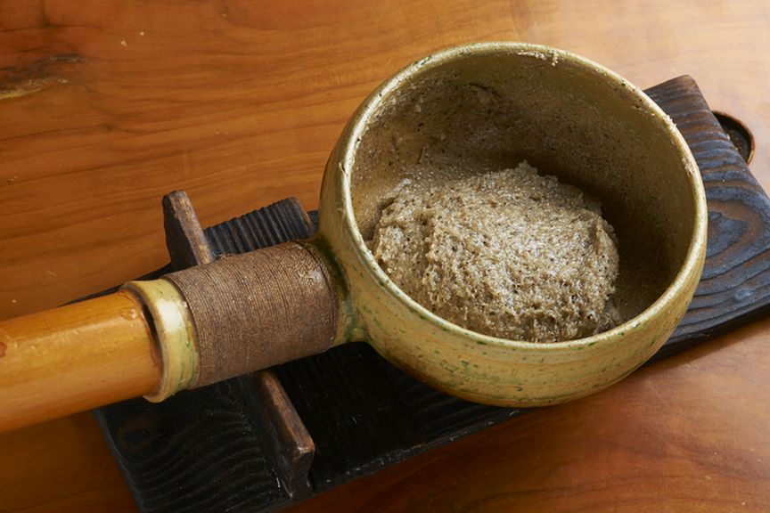 豊かな蕎麦の香りと穀物らしい旨みが迫り来る『そばがき』