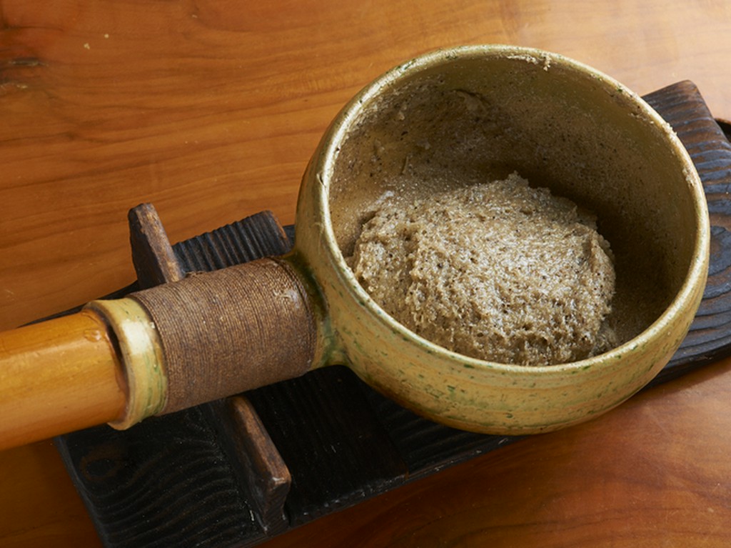 豊かな蕎麦の香りと穀物らしい旨みが迫り来る『そばがき』