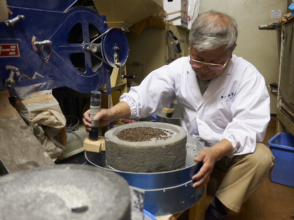 最高の蕎麦を提供するため、夜のみの完全予約制で営業