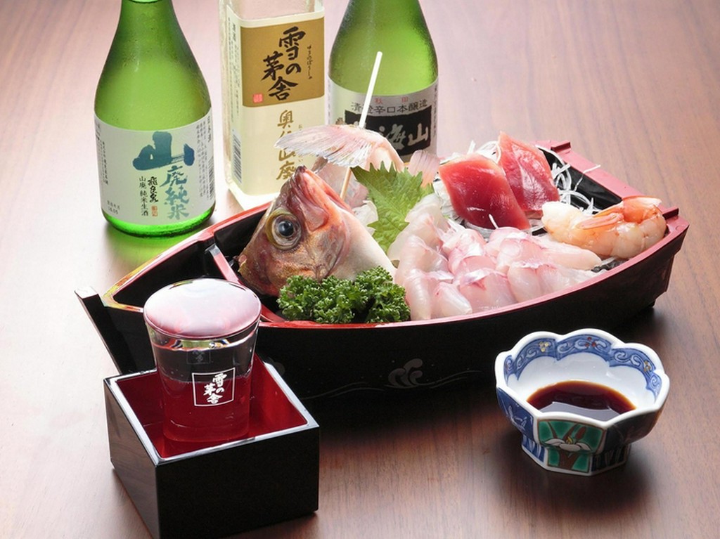 当日の朝に水揚げされた、新鮮な味わいが魅力の『地魚のお刺身』