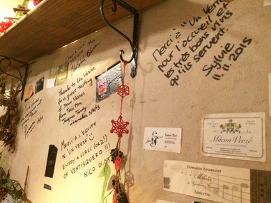 ソムリエ厳選、フランス産を中心に約150種類のワインを用意