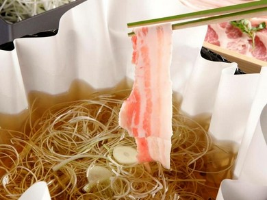 霧島山麓豚が食べ飲み放題！お得なコース登場