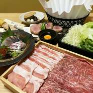 ・旬鮮魚のお造り	
・特選ヒレカツ～月見ポン酢～	
・和牛と豚のしゃぶしゃぶ（ポン酢＆ごまだれ）	
豚肉盛り／和牛／野菜盛り／つくね／豆腐	
・半田麺	
・抹茶最中アイス	

※2名様からのご注文可能です
