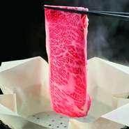 ・旬鮮魚のお造り
・特選ヒレカツ～月見ポン酢～
・和牛しゃぶしゃぶ（ポン酢＆ごまだれ）
和牛／野菜盛り／つくね／豆腐
・半田麺
・抹茶最中アイス

※2名様からのご注文可能です（写真は2名分）