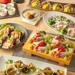 彩り豊かな料理に名物のお造りが味わえる『旬の味覚コース』
