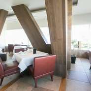 近隣に住む主婦層で賑わうランチタイム。ディナーよりお得に楽しめます。日頃、家事に子育てを頑張っているご褒美で、ゆったりとしたひと時を過ごしたい時に理想的。
