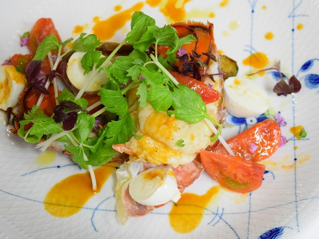 オマール海老のソテーと焼きトマト