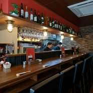 4種類あるコースには、飲み放題がついています。要予約で90分が基本ですが、延長なども可能なので、お店に相談してください。焼酎や生ビール、リキュール類、ジン、ウォッカ、グラスワインなどが飲み放題です。