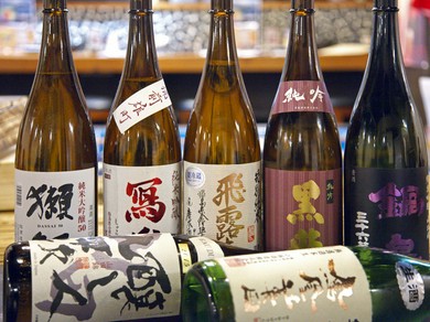 人気ランキング全国上位。各地の「旬の地酒」を取り揃えてます