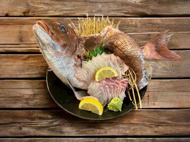 鯛づくし（鯛の姿造り・鯛の唐揚げ・鯛の漁師汁）