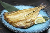 ハーフサイズは748円