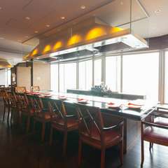 地上19階からの夜景を堪能する特別な日のデート