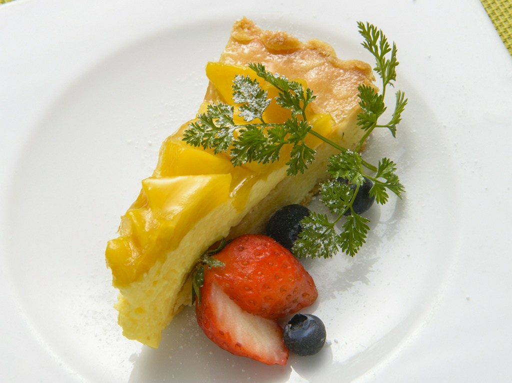 甘さ控えめ『マンゴーのカスタードタルト』