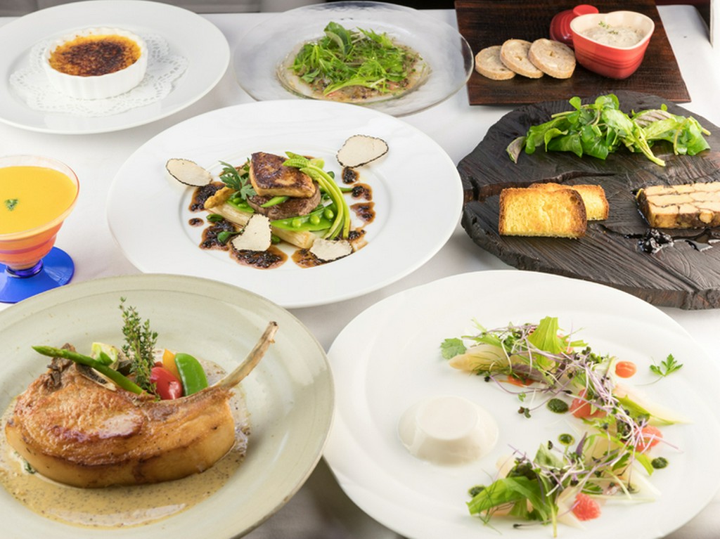 地元沖縄産の豚肉や旬魚など地域で生まれる逸材