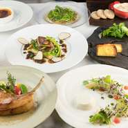 豚肉のあらゆる部位を使い料理をするという共通点を持つフランスと沖縄。皮付き肉のグリエや『リエット』など、ビストロならではの逸品へとアレンジされています。野菜や旬魚はシェフ自ら市場で直接買付することも。