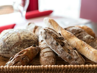 自然を大切に生み出される『天然酵母　自家製パン』