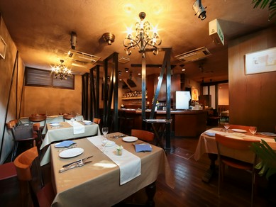 広々とした雰囲気の良い空間で華やかなパーティーを