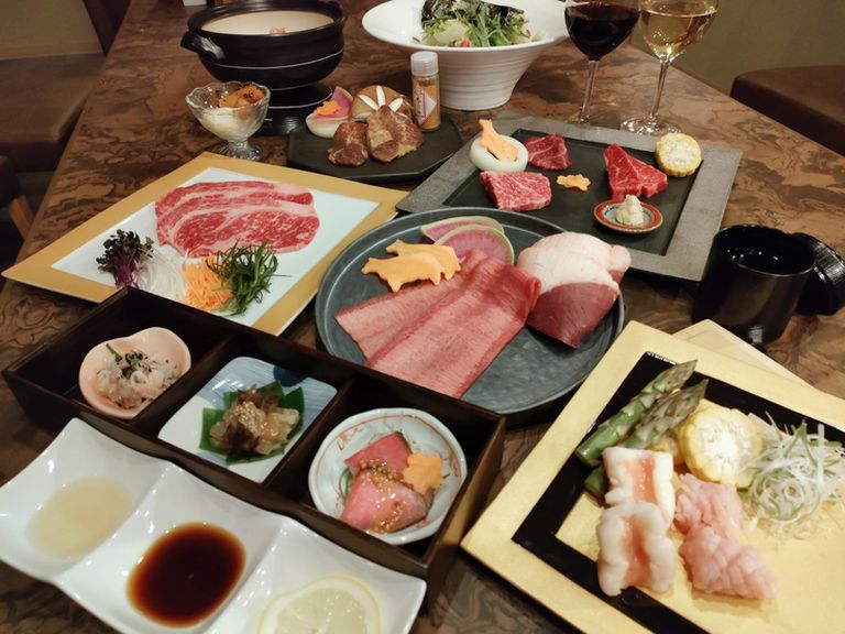 和牛焼肉コース 「味覚（みかく）」は
和牛一頭から14種類の
部位が味わえるコースとなっています。