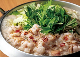 坂口精肉店の工場から直接仕入れた新鮮なもつを更に料理人の手を加え更に美味しく仕上げました